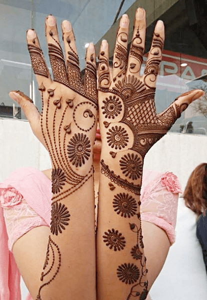 designs mehandi fáceis