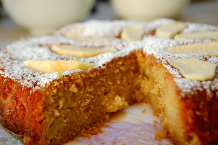 rețete-mic dejun cu conținut scăzut de carbohidrați-tort-măr-quark-fără-făină