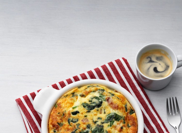 Mic dejun cu conținut scăzut de carbohidrați Mic dejun cu conținut scăzut de carbohidrați-rețete-sănătoase-delicioase-cafea-ouă