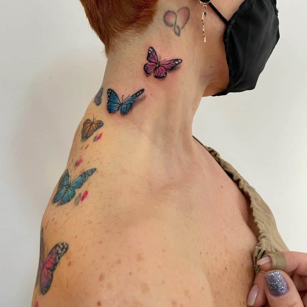 Tatuagem de pescoço de borboleta 3