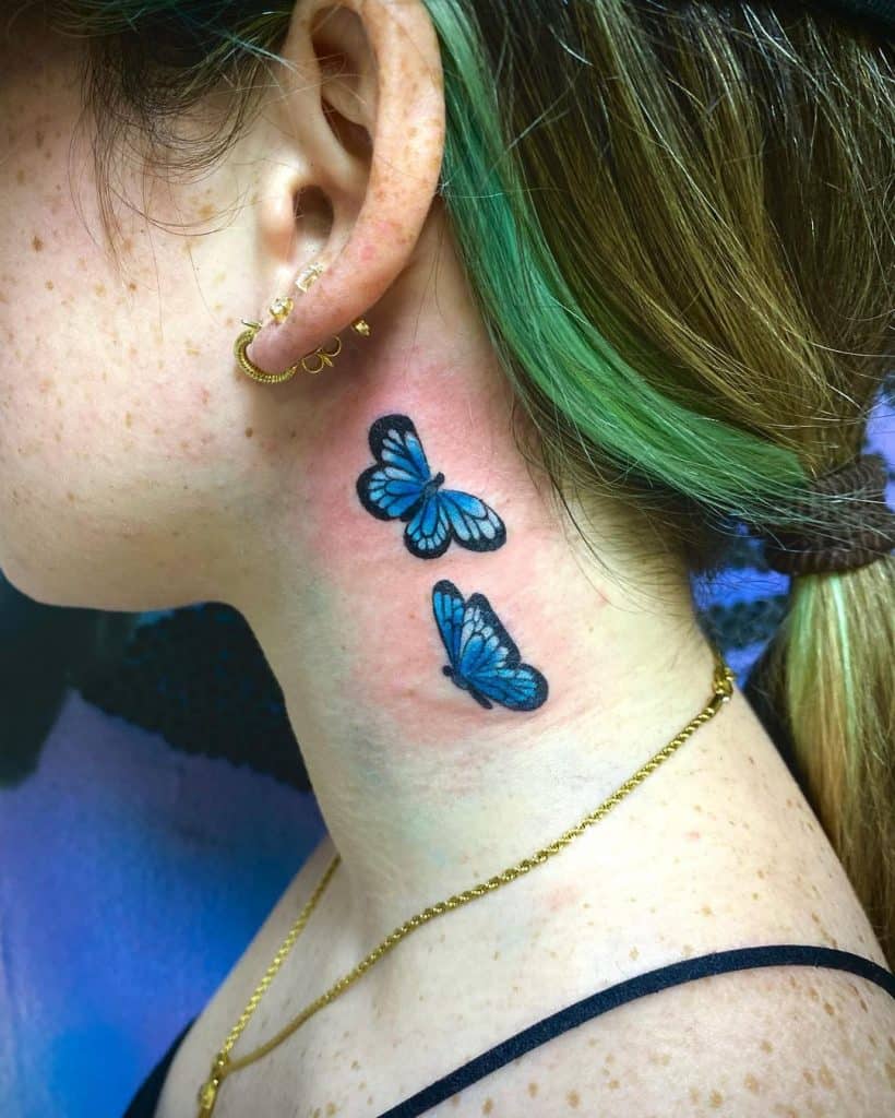 Tatuagem de pescoço de borboleta 5