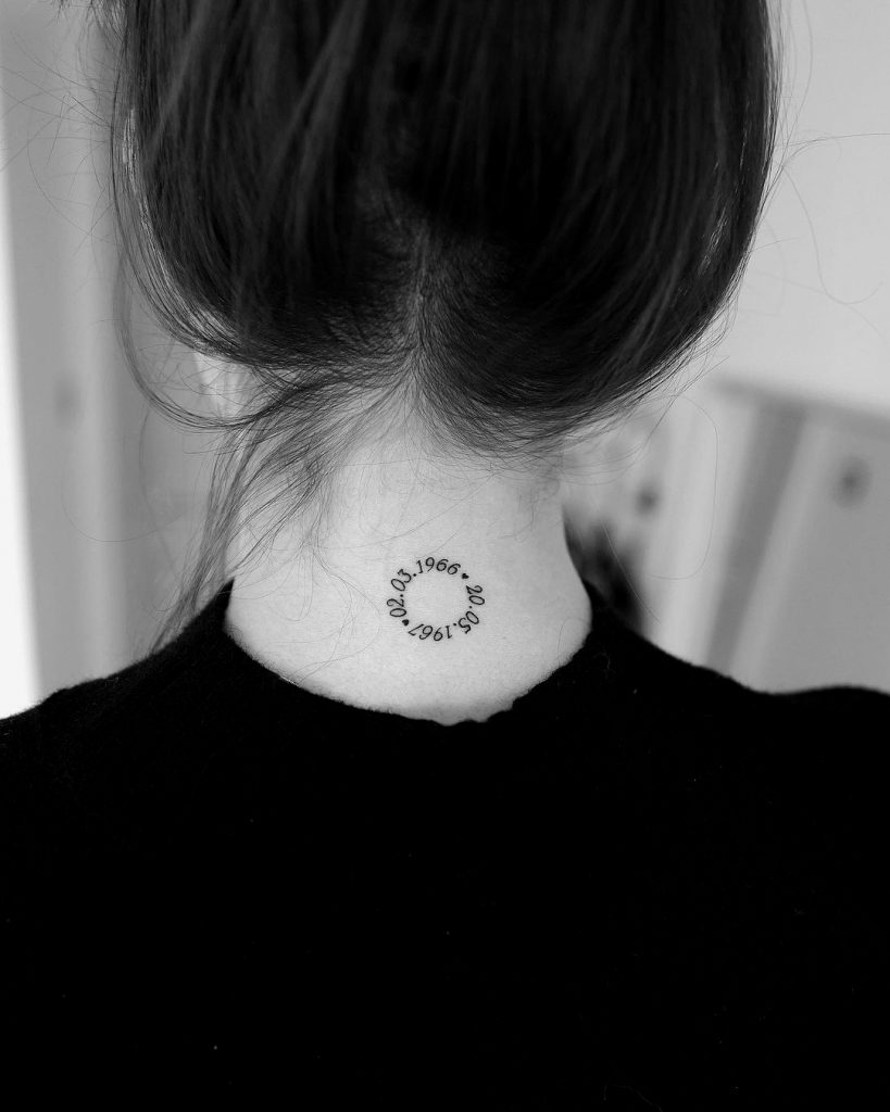 Tatuagem feminina no pescoço 4