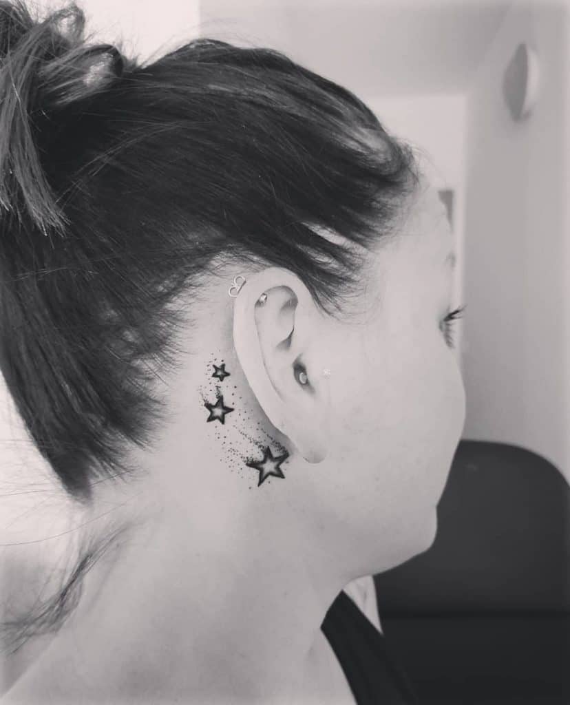 Tatuagem de estrela no pescoço 3