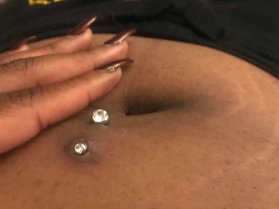 piercing plutajućeg pupka