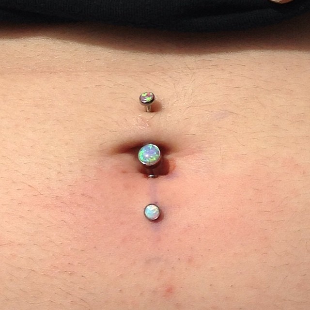 piercing plutajućeg pupka