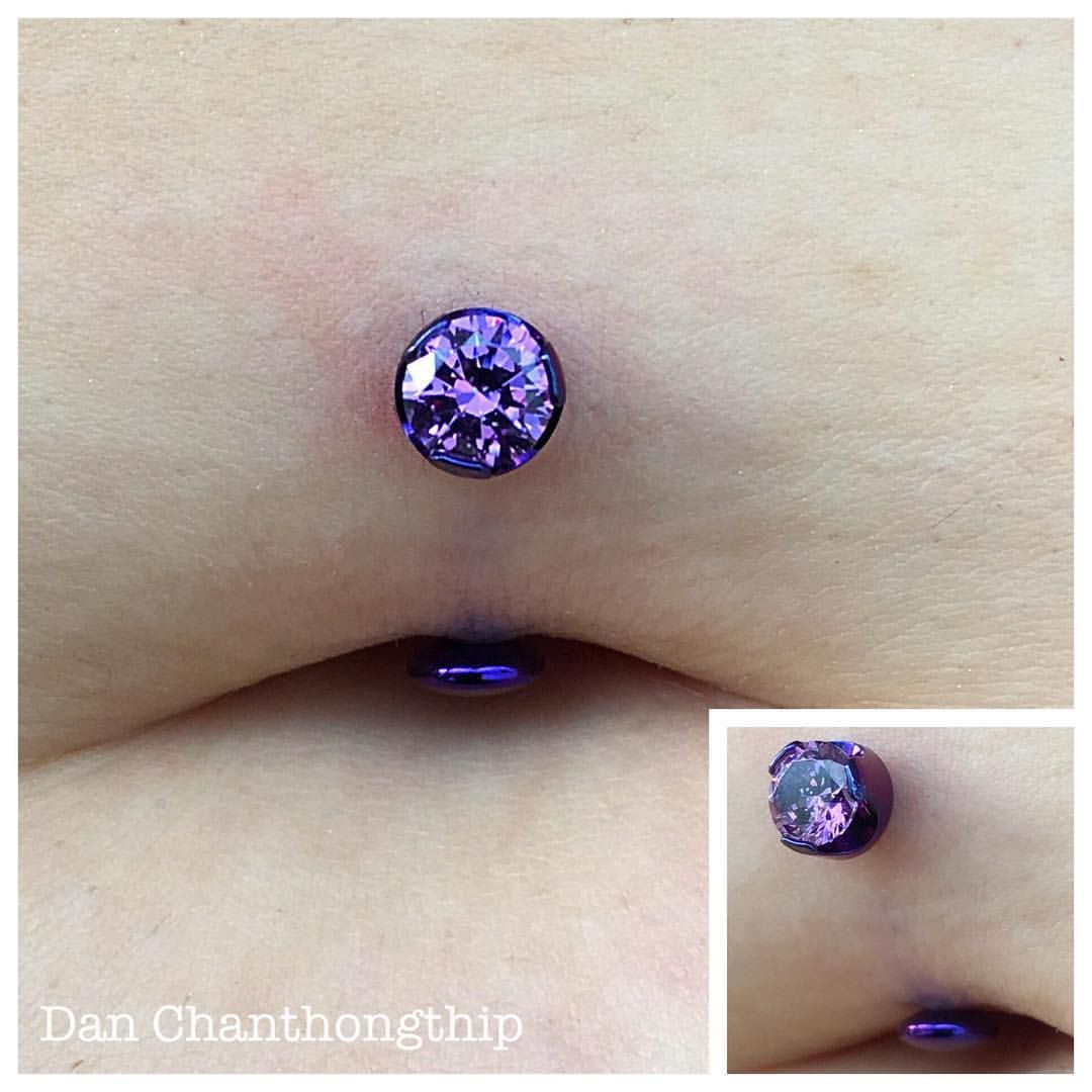 piercing plutajućeg pupka