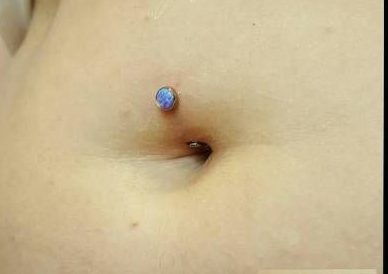 piercing plutajućeg pupka