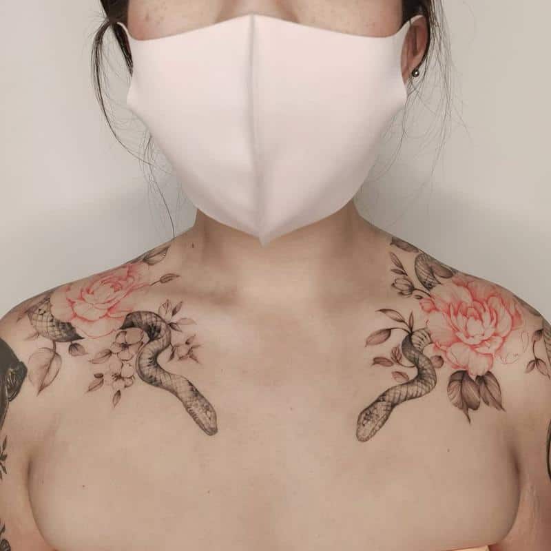 Tatuagem de peônia no ombro 3