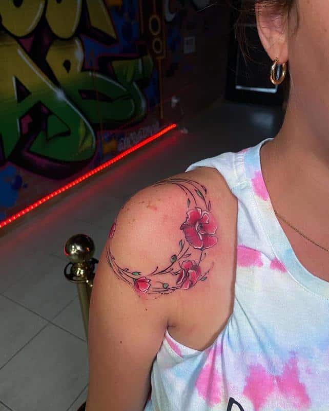 Tatuagem de peônia no ombro 5