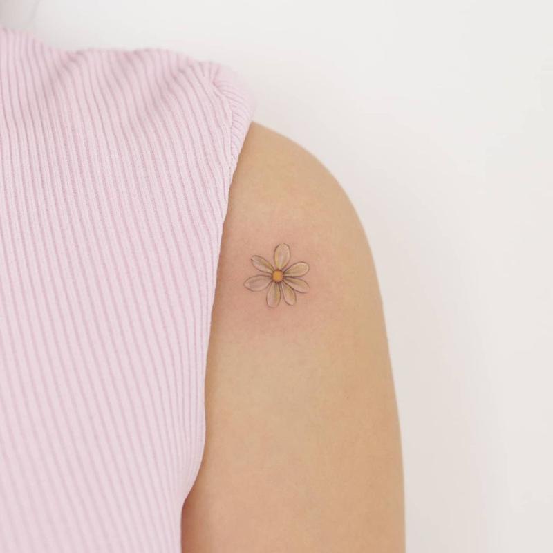 Tatuagem da Margarida no Ombro 2