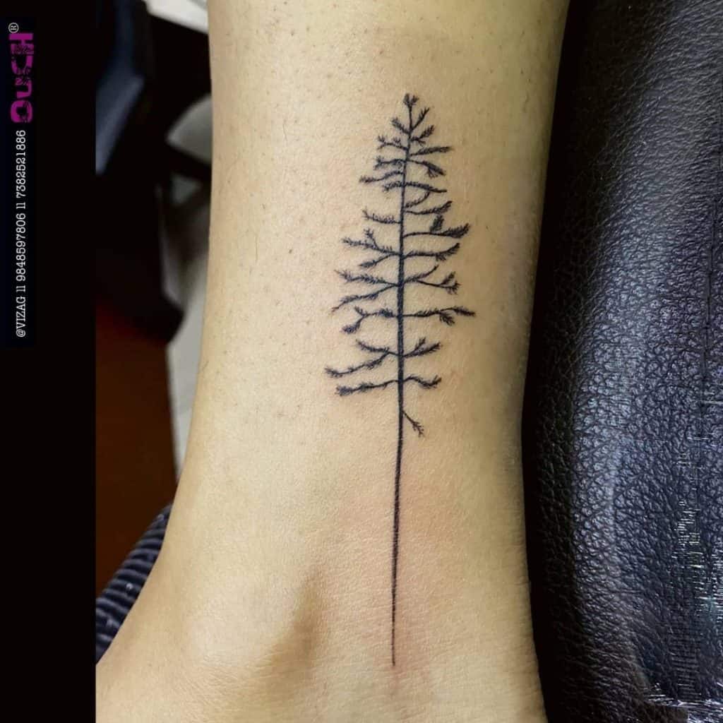 Donne del tatuaggio alla caviglia 2