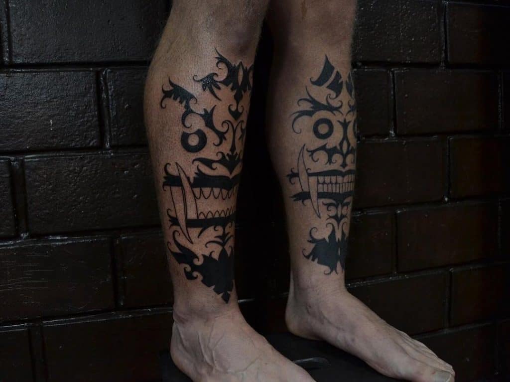 Tatuaggio al polpaccio