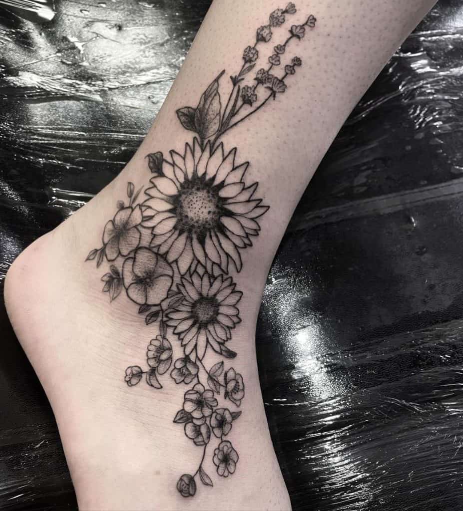 Donne del tatuaggio alla caviglia 3