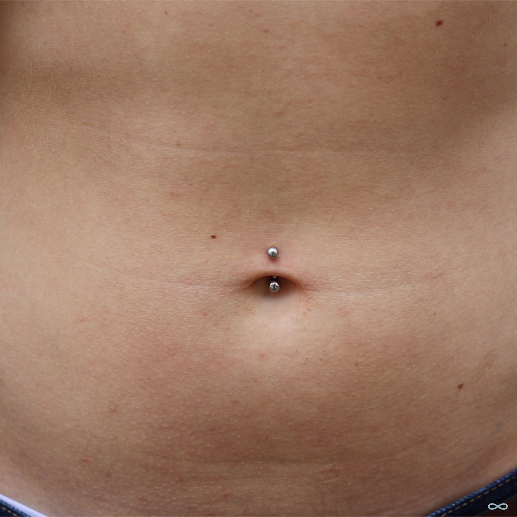 piercing all'ombelico galleggiante