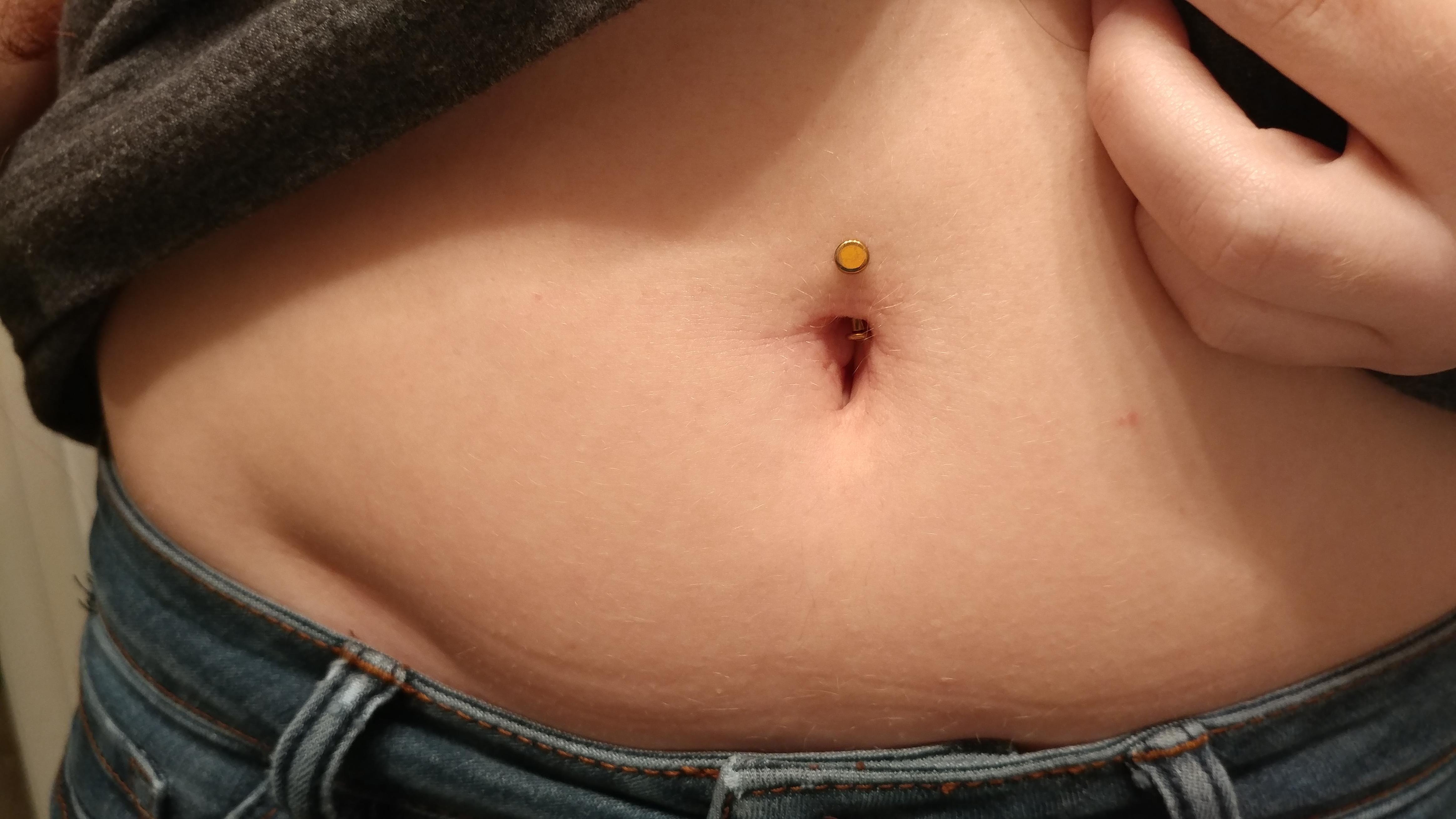 piercing all'ombelico galleggiante