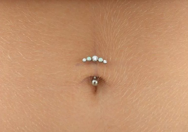 piercing all'ombelico galleggiante