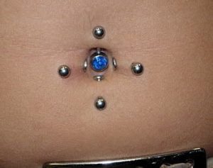 Piercing Nombril Inversé Bas