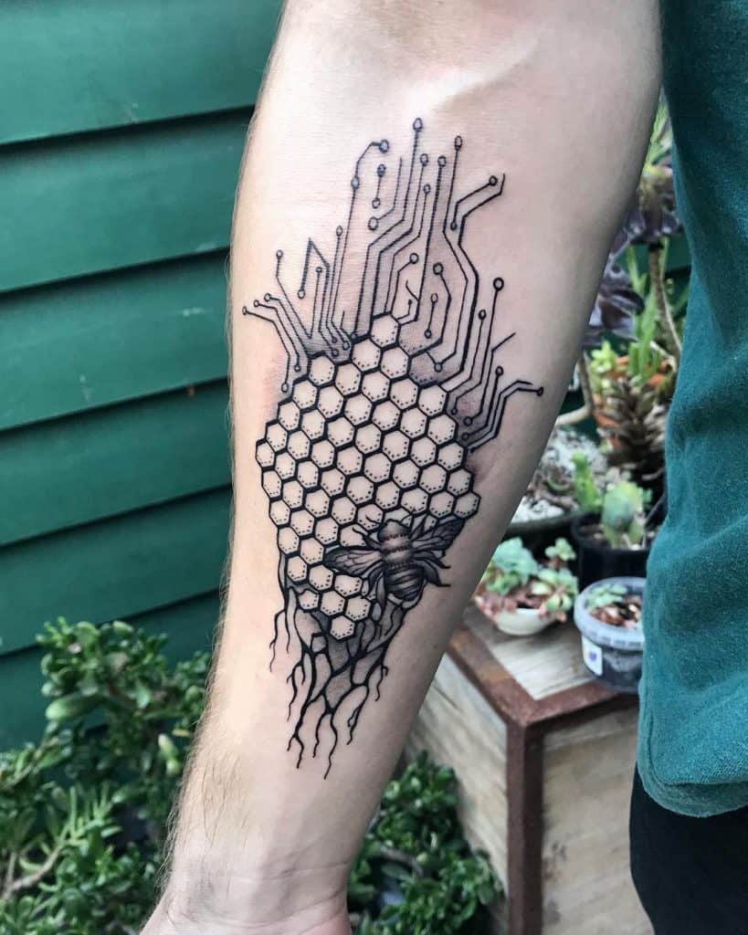 Tatuagem de favo de mel 3