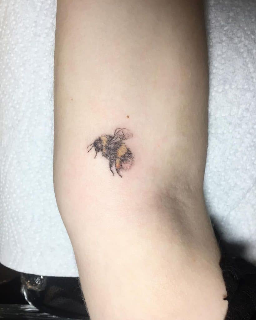 Tatuagem de abelha 1