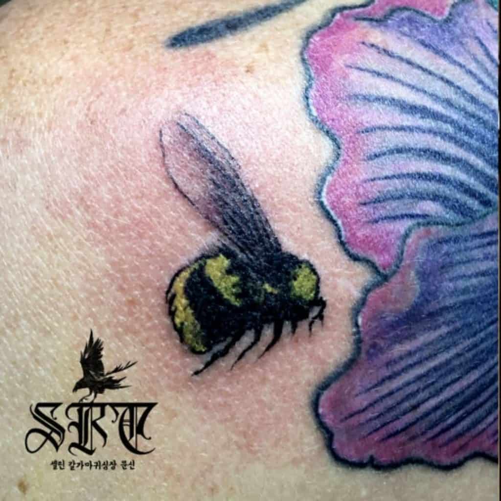 Tatuagem de abelha 3