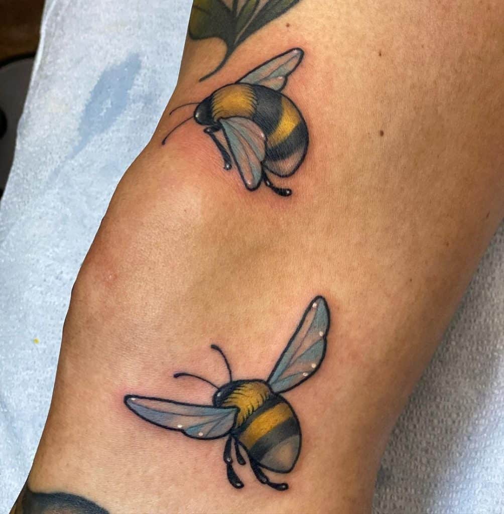 Tatuagem de abelhas múltiplas 1
