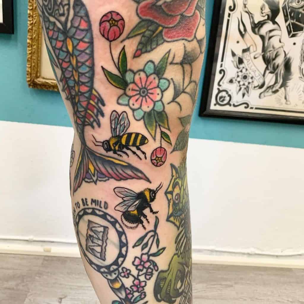 Tatuagem de abelhas múltiplas 2