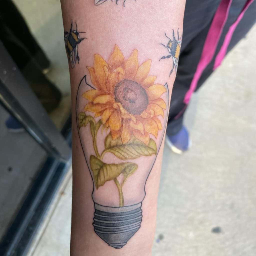 Tatuagens de abelha únicas 4
