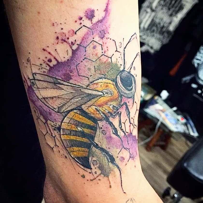 Tatuagens de abelha exclusivas 5