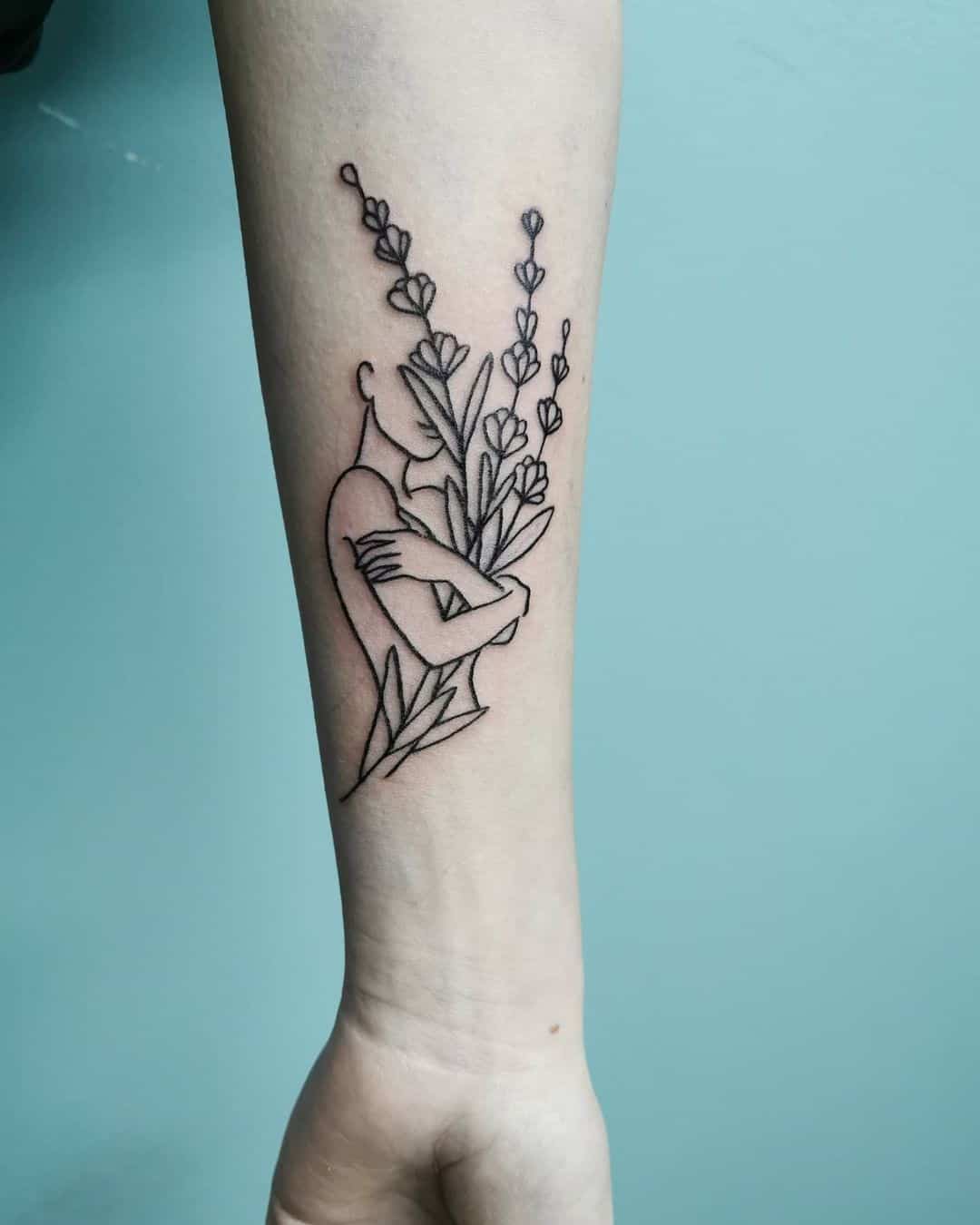 Tatuagem feminina de lavanda