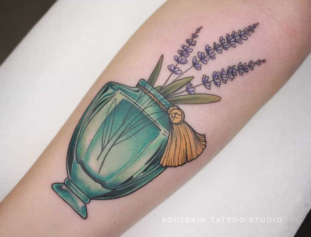 Lavanda em vaso verde