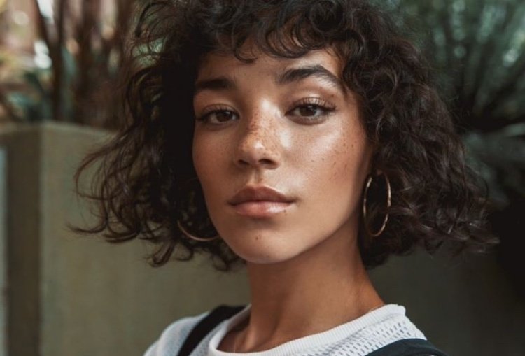 bob plictisitor cu breton în bucle