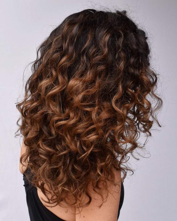 tunsoare păr gros și creț lung