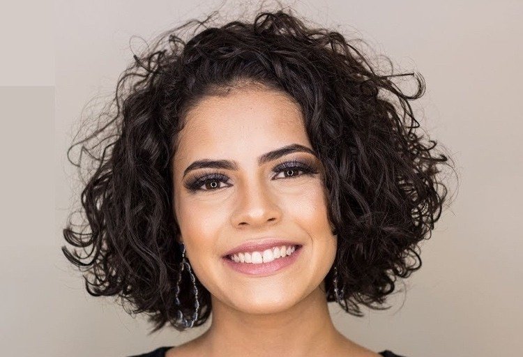 Bob lungime bărbie cu bucle naturale