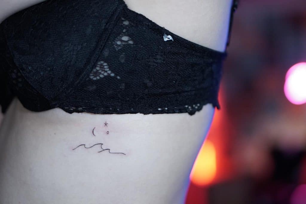 Tatouage de vague de base 1