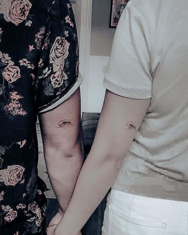 Tatouage de vague de base 2