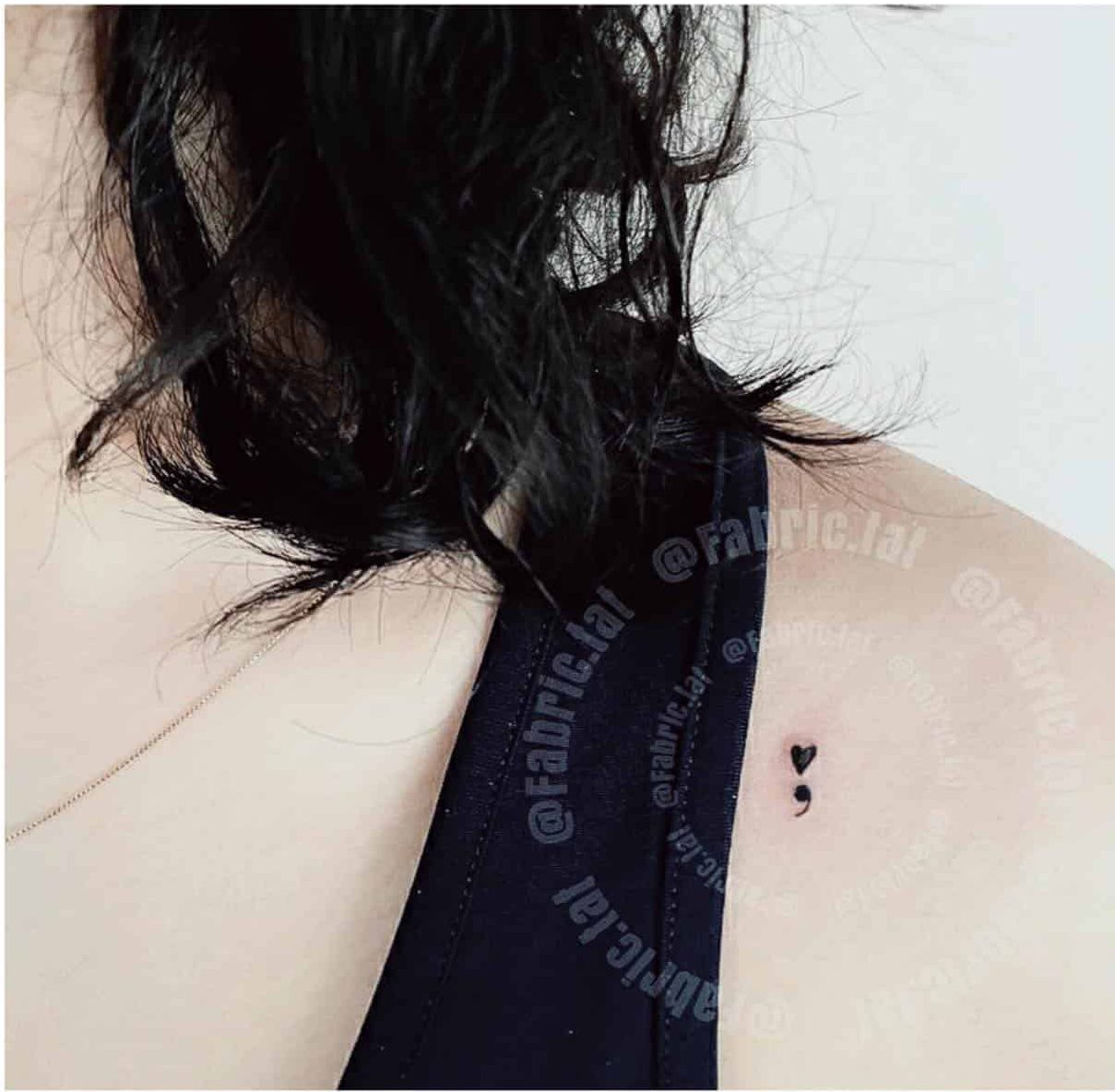 Le tatouage des virgules inversées 1