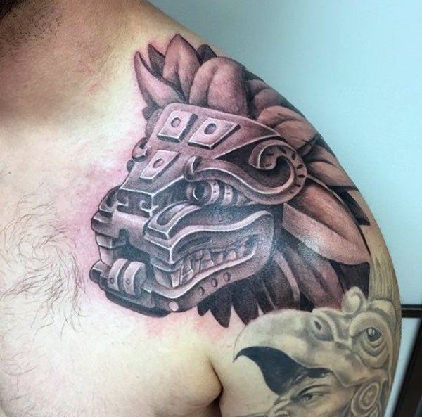 Tatuaggio serpente azteco
