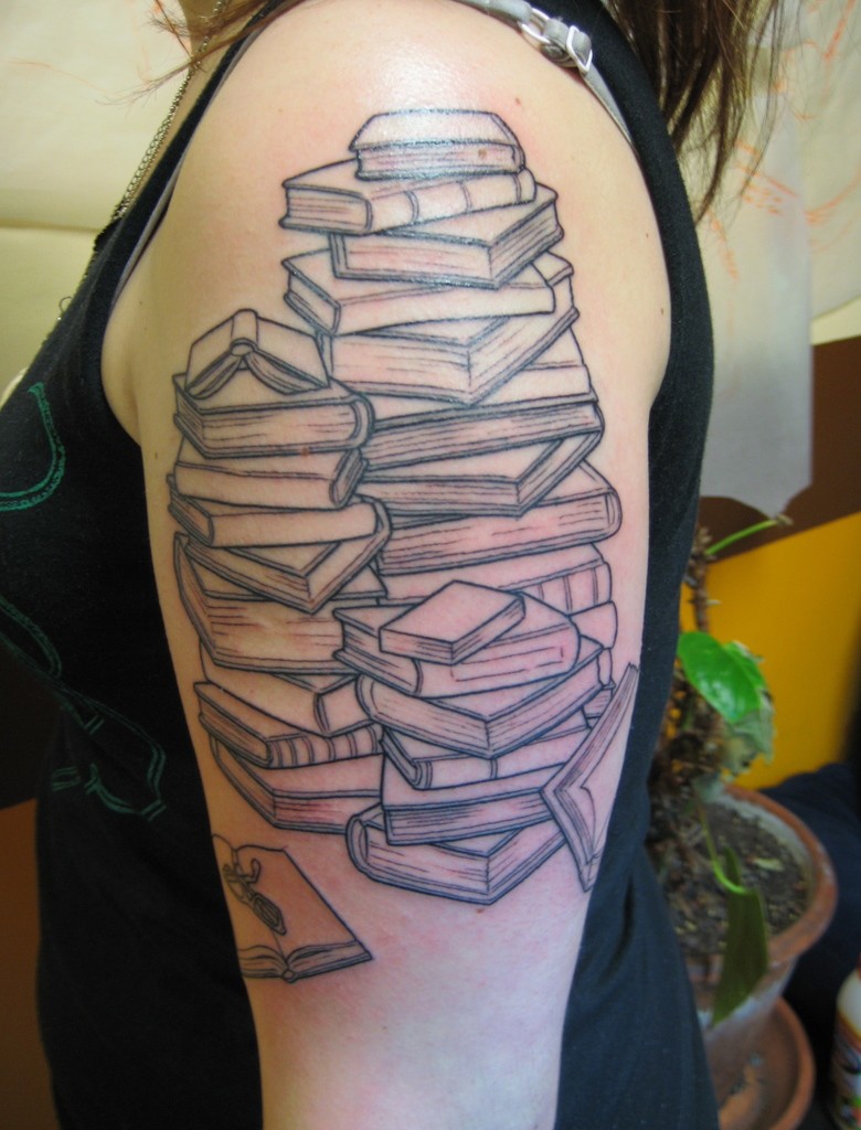 Tatouage Pile De Livres