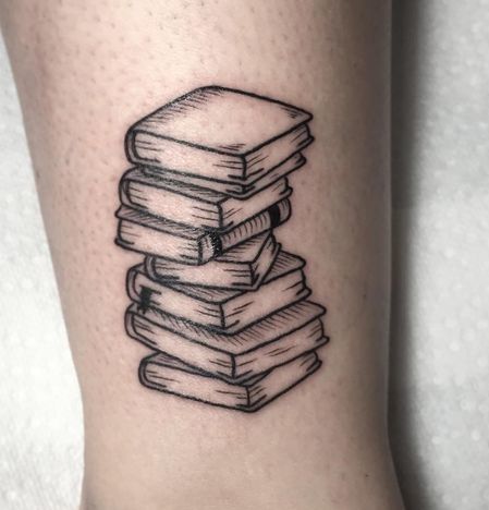 Tatouage Pile De Livres