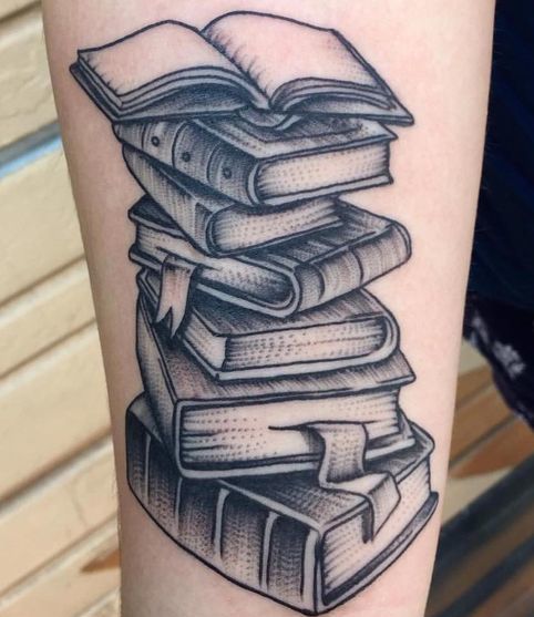 Tatouage Pile De Livres