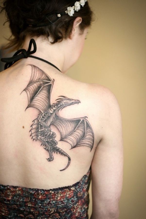 Tatouage de dragon au dos