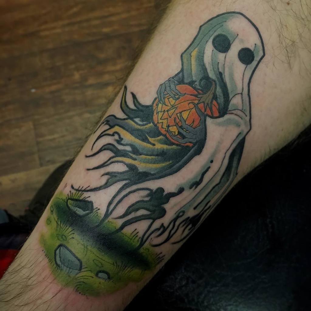Ghost Tattoo na nogi