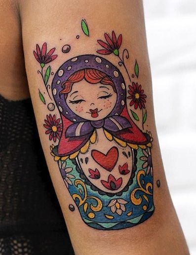 Tatouage Poupée Matriochka Dos De La Main Femme