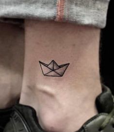Tatuaggio Origami Barca/Barchetta di Carta