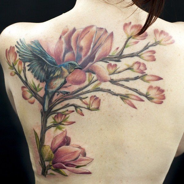 Magnolijos gėlių tatuiruotė