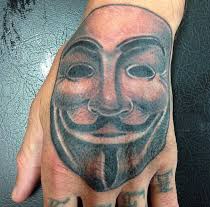 V za tetovažo maske Vendetta