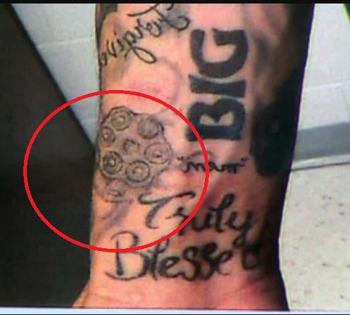 Tatouage de balle d'Aaron