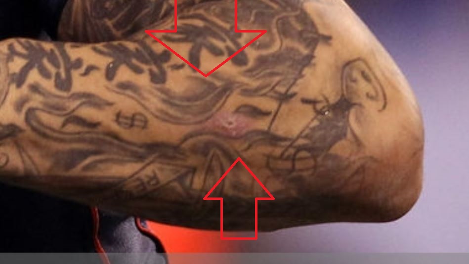 Conception d'Aaron sur le tatouage du bras'