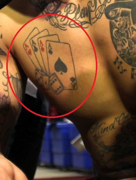 Aaron as de cartes et tatouage de dés à lancer