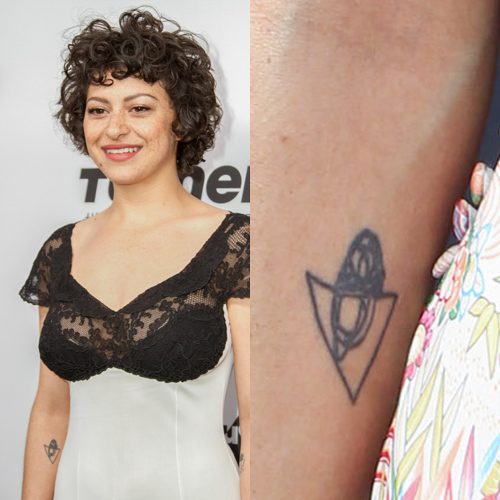 Tatuaggio triangolo Alia-Shawkat-ghianda